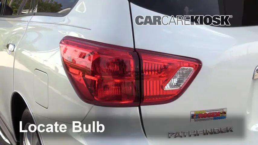 2018 Nissan Pathfinder S 3.5L V6 Éclairage Feux de marche arrière (remplacer une ampoule)